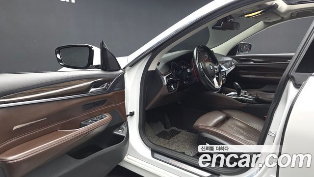 BMW Gran Turismo 2019 — photo 13