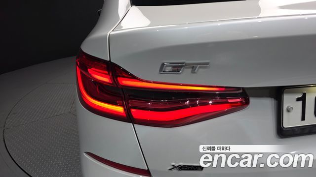 BMW Gran Turismo 2019 — photo 9