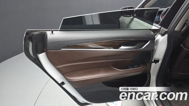 BMW Gran Turismo 2019 — photo 15