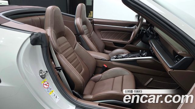 Porsche 911 2024 — photo 11
