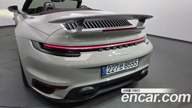 Porsche 911 2024 — photo 20