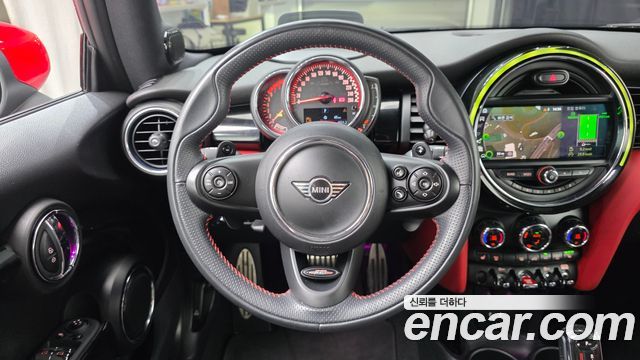 Mini Cooper 2020 — photo 18