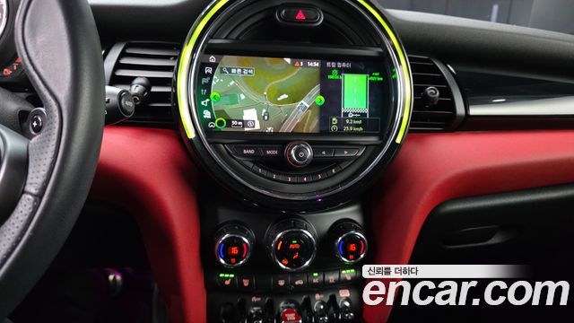 Mini Cooper 2020 — photo 19