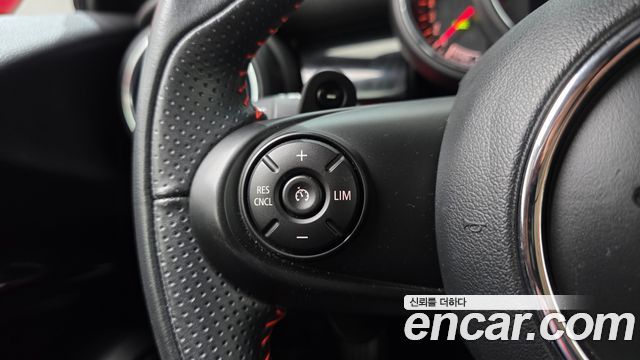 Mini Cooper 2020 — photo 23