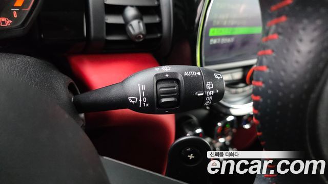 Mini Cooper 2020 — photo 26