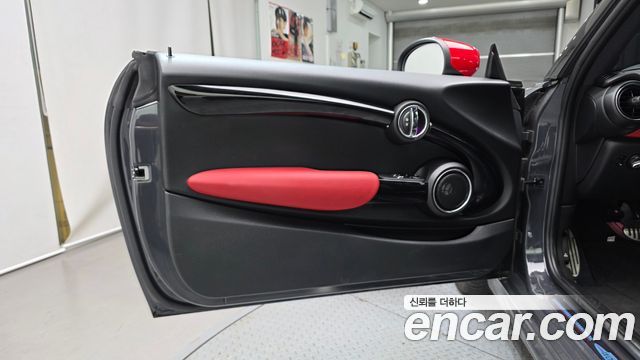Mini Cooper 2020 — photo 14