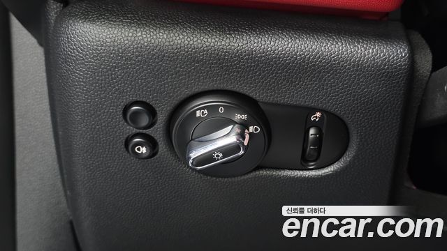 Mini Cooper 2020 — photo 27