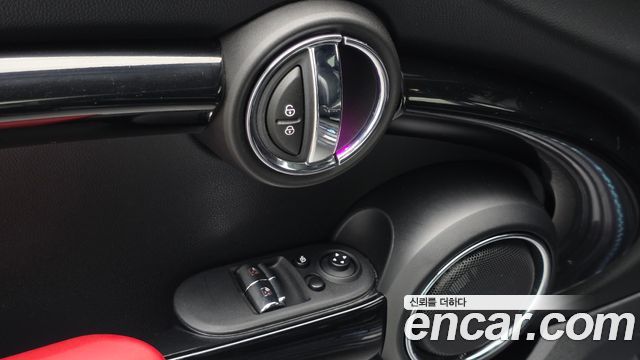 Mini Cooper 2020 — photo 28
