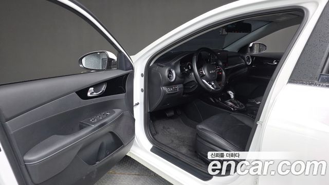 Kia K3 2022 — photo 13