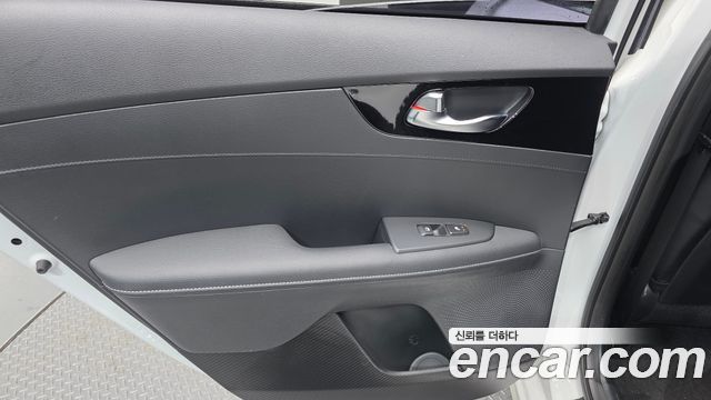 Kia K3 2022 — photo 15