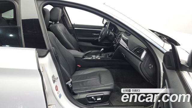 BMW 4-Series 2018 — photo 17