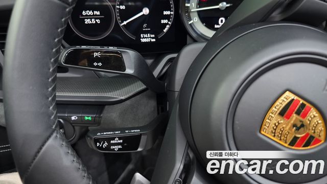 Porsche 911 2024 — photo 18