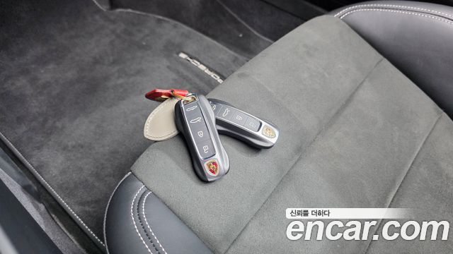 Porsche 911 2024 — photo 19