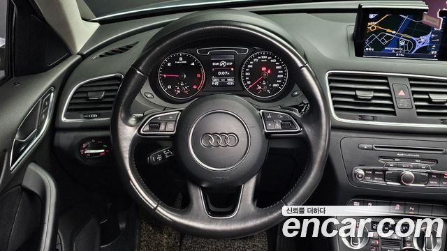 Audi Q3 2015 — photo 14
