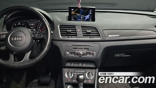 Audi Q3 2015 — photo 15