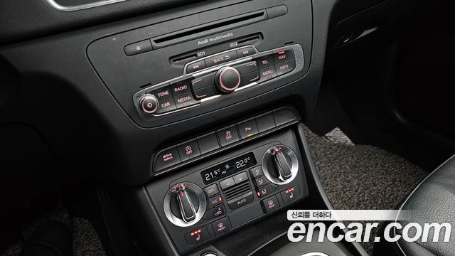 Audi Q3 2015 — photo 17