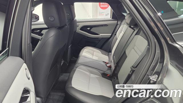 Land Rover Range Rover Evoque 2026 — photo 4