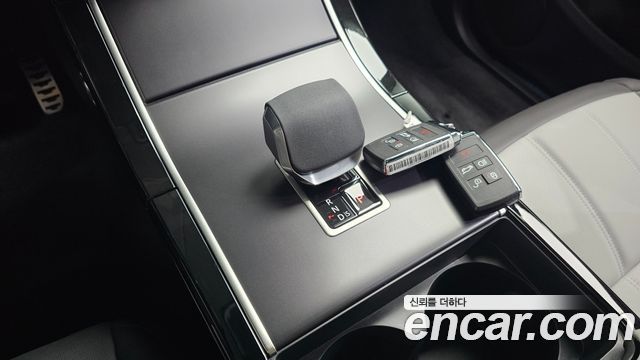 Land Rover Range Rover Evoque 2026 — photo 13