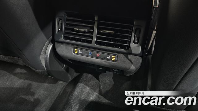 Land Rover Range Rover Evoque 2026 — photo 18