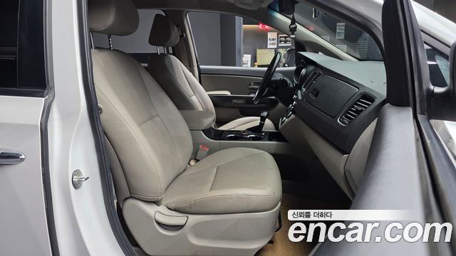 Kia Canival 2019 — photo 11