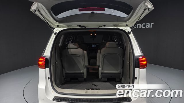 Kia Canival 2019 — photo 20