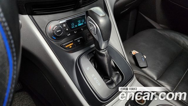 Ford Escape 2015 — photo 9