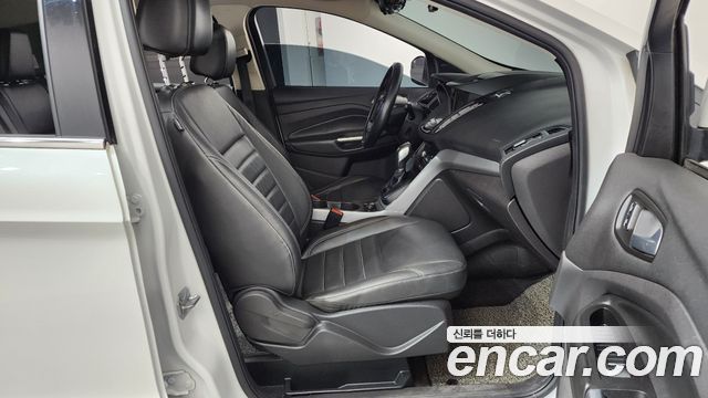 Ford Escape 2015 — photo 11