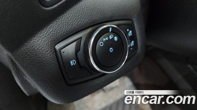 Ford Escape 2015 — photo 16
