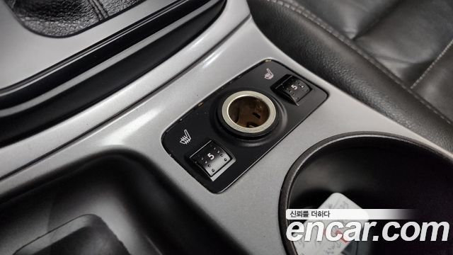 Ford Escape 2015 — photo 18