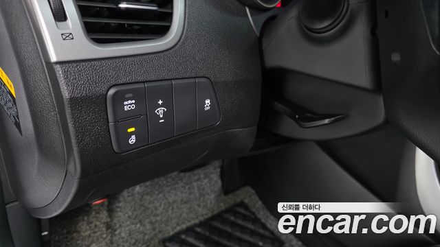 Hyundai AVANTE 2015 — photo 18