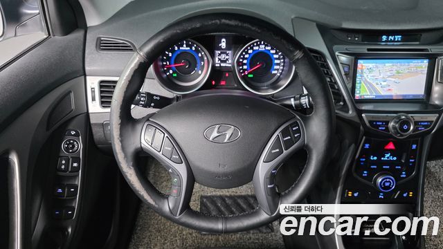 Hyundai AVANTE 2015 — photo 19