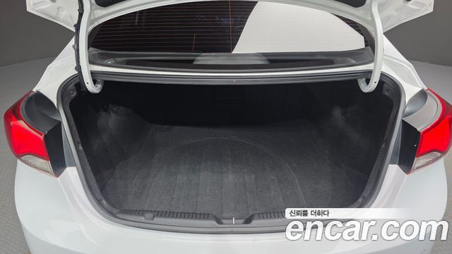 Hyundai AVANTE 2015 — photo 29