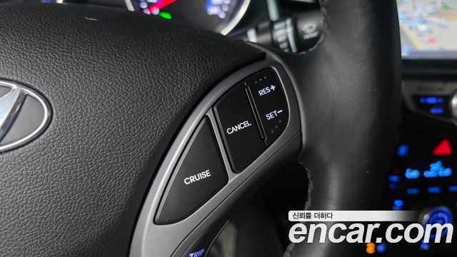 Hyundai AVANTE 2015 — photo 30