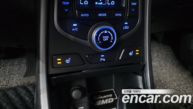 Hyundai AVANTE 2015 — photo 31
