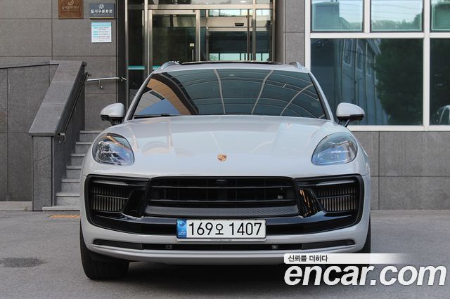 Porsche Macan 2022 — photo 2