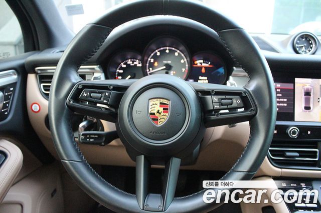 Porsche Macan 2022 — photo 8