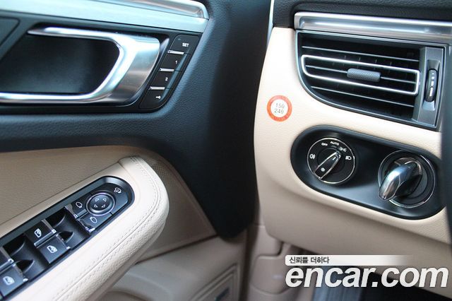 Porsche Macan 2022 — photo 9