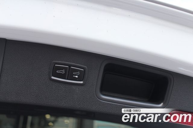 Porsche Macan 2022 — photo 16