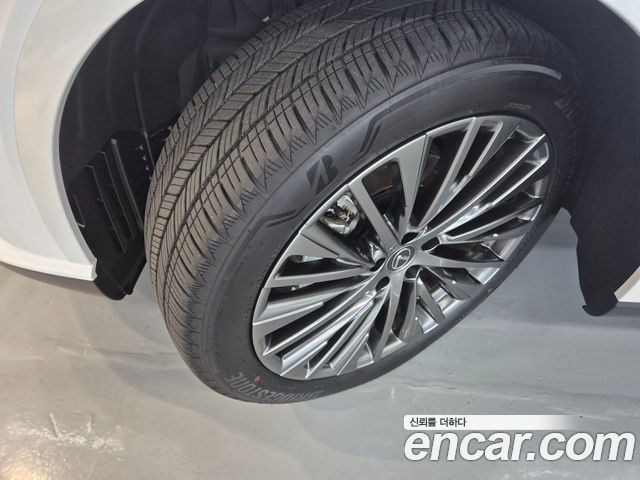 Lexus RX 2025 — photo 5