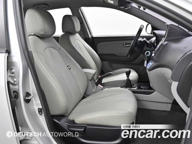 Hyundai AVANTE 2010 — photo 10