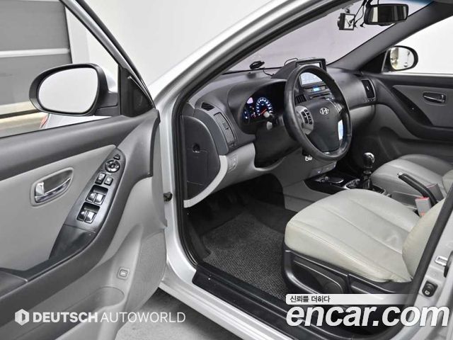 Hyundai AVANTE 2010 — photo 11