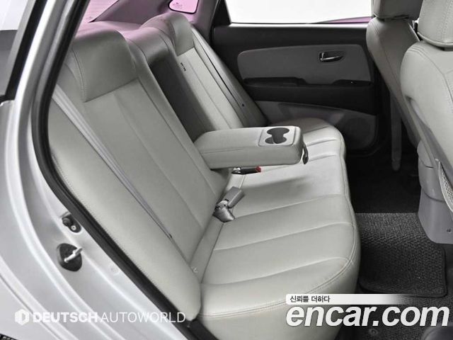 Hyundai AVANTE 2010 — photo 12