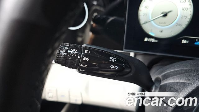 Hyundai AVANTE 2021 — photo 27