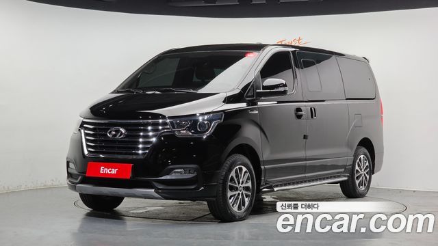 Hyundai Starex 2019 — photo 1