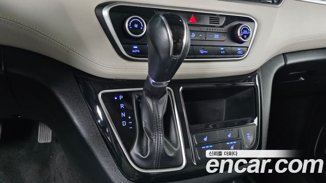 Hyundai Starex 2019 — photo 9
