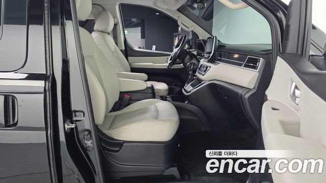 Hyundai Starex 2019 — photo 11