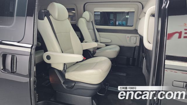 Hyundai Starex 2019 — photo 12