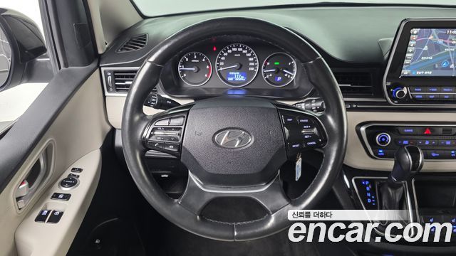Hyundai Starex 2019 — photo 13