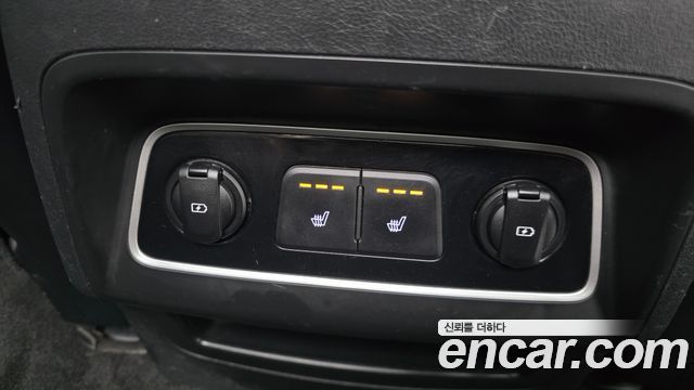 Hyundai Starex 2019 — photo 17