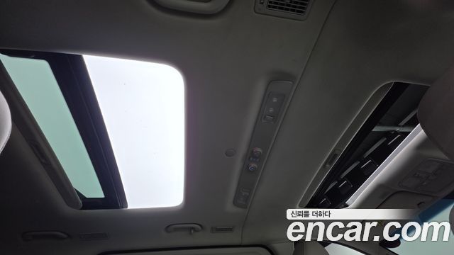 Hyundai Starex 2019 — photo 19